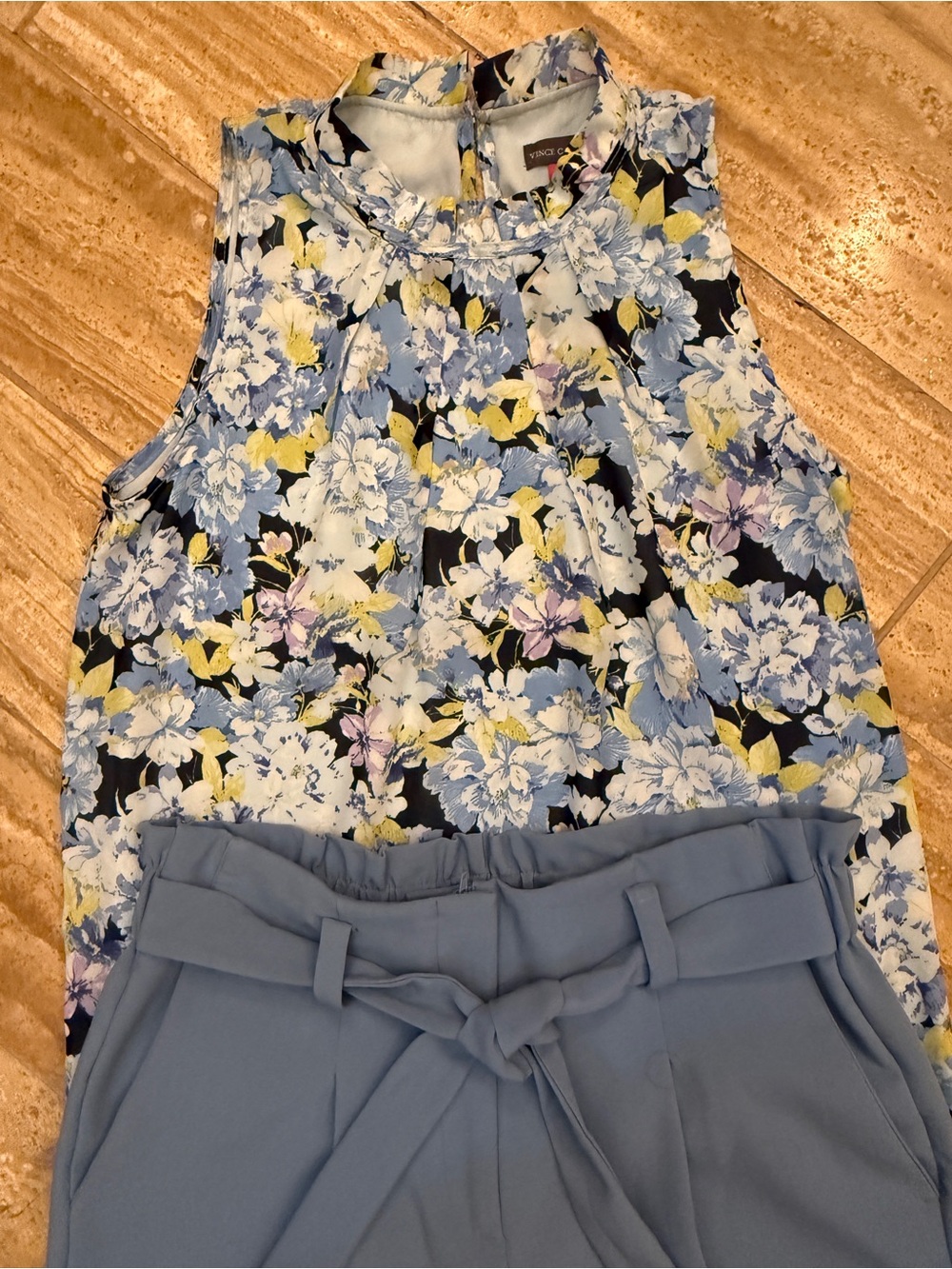 Vince Camuto Slate Blue Paperbag Tie-Waist Trousers and Floral Matching Top M/8